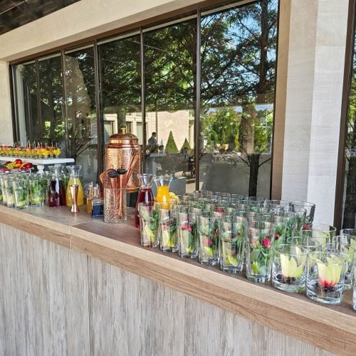 Bar mobil la Imperial Palace: recomandările noastre după un eveniment real 3 Bar mobil pregătit pentru întâmpinarea invitaților la Imperial Palace din Cojușna.