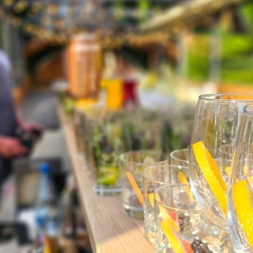 Curtea Moșului: cum este să organizezi o nuntă aici 6 Cocktail bar amenajat la Curtea Moșului pentru un eveniment