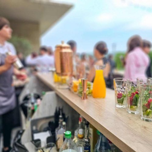 Natura Parc Condrița: cum este un eveniment în mijlocul naturii 6 Cocktailuri pregătite pentru invitați la Natura Parc Condrița