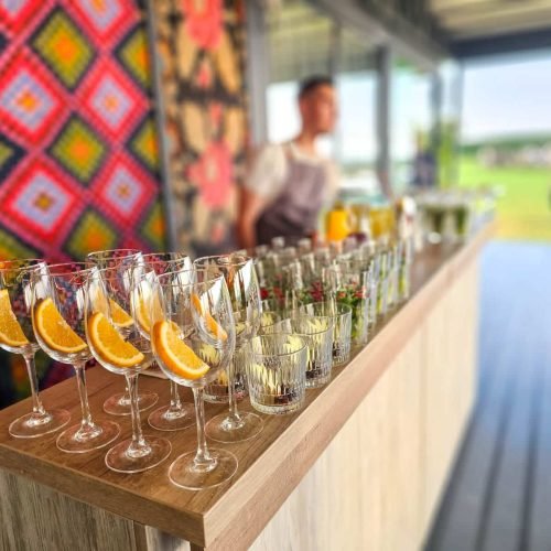 Epicrama – cum este o nuntă în aer liber 9 epicrama-cocktailuri-pregatite